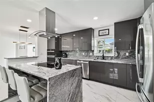 8708 Thornwood Ln, Tampa, FL 33615 - Photo 15