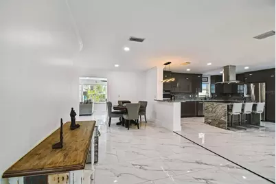 8708 Thornwood Lane, Tampa, FL 33615 - Photo 17