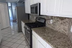 8625 Centre Ct, Seminole, FL 33777 - Photo 7