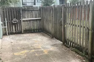 2812 Somerset Park Dr, Tampa, FL 33613 - Photo 19