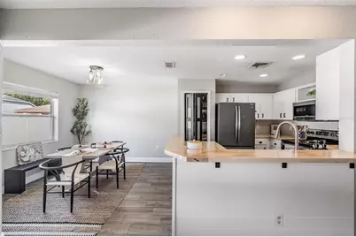 106 Winston Manor Circle, Seffner, FL 33584 - Photo 11