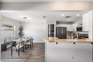 106 Winston Manor Cir, Seffner, FL 33584 - Photo 11