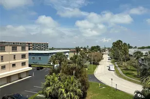 12500 Capri Cir N, Treasure Island, FL 33706 - Photo 31