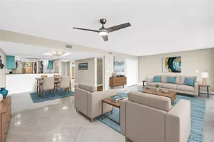 2775 Kipps Colony Dr S, Saint Petersburg, FL 33707 - Photo 3