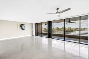 2775 Kipps Colony Dr S, Saint Petersburg, FL 33707 - Photo 13