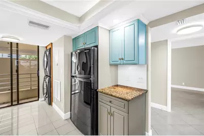 2775 Kipps Colony Drive S #204, Saint Petersburg, FL 33707 - Photo 23