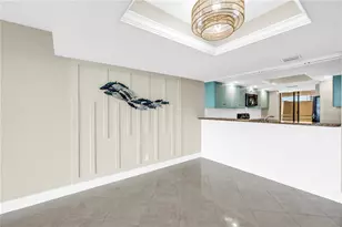 2775 Kipps Colony Dr S, Saint Petersburg, FL 33707 - Photo 19