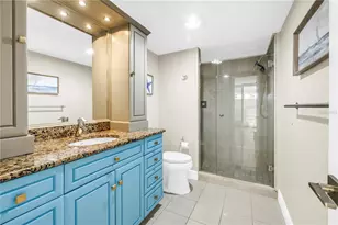 2775 Kipps Colony Dr S, Saint Petersburg, FL 33707 - Photo 29