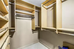 2775 Kipps Colony Dr S, Saint Petersburg, FL 33707 - Photo 29