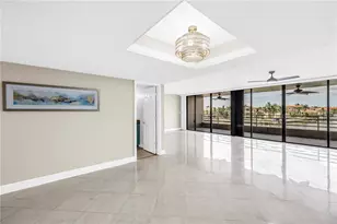 2775 Kipps Colony Dr S, Saint Petersburg, FL 33707 - Photo 11