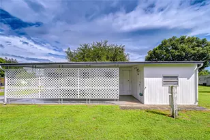 37930 Date Palm Dr, Zephyrhills, FL 33542 - Photo 11