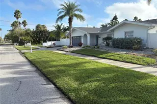 946 Lantana Ave, Clearwater Beach, FL 33767 - Photo 33