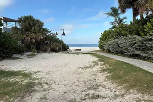 946 Lantana Ave, Clearwater Beach, FL 33767 - Photo 3