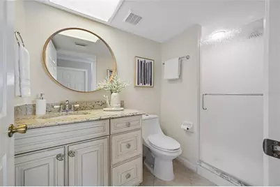 8575 Sunset Court, Treasure Island, FL 33706 - Photo 9