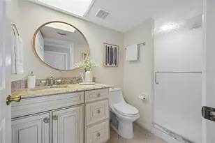 8575 Sunset Ct, Treasure Island, FL 33706 - Photo 9