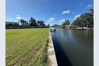 8719 Driftwood Drive, Tampa, FL 33615 - Photo 7