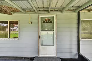 37016 Waterside Dr, Zephyrhills, FL 33541 - Photo 3