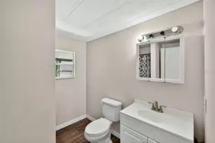 37016 Waterside Dr, Zephyrhills, FL 33541 - Photo 21