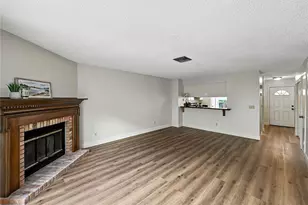 1816 Mill Run Cir, Tampa, FL 33613 - Photo 11