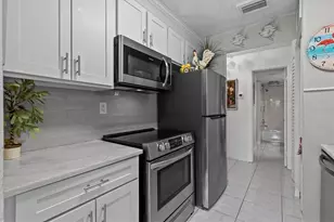 388 Moorings Cove Dr, Tarpon Springs, FL 34689 - Photo 17