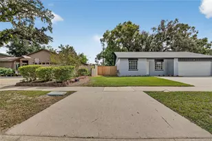 423 Forest Oak Dr, Seffner, FL 33584 - Photo 7