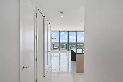 100 1st Avenue N #3307, Saint Petersburg, FL 33701 - Photo 3