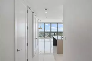 100 1st Ave N, Saint Petersburg, FL 33701 - Photo 3