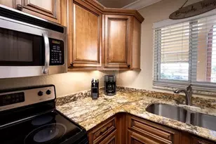 10265 Gulf Blvd, Saint Petersburg, FL 33706 - Photo 13