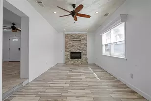 8008 N Gomez Ave, Tampa, FL 33614 - Photo 15