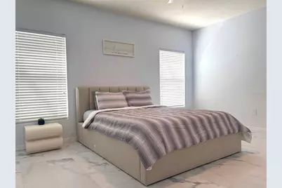 12107 Barnsley Reserve Place, Gibsonton, FL 33534 - Photo 11