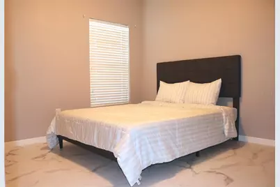 12107 Barnsley Reserve Place, Gibsonton, FL 33534 - Photo 17