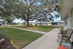 1802 Bedford Ln, Sun City Center, FL 33573 - Photo 5