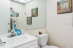 1802 Bedford Ln, Sun City Center, FL 33573 - Photo 9