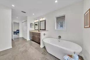 2920 W Knights Ave, Tampa, FL 33611 - Photo 31