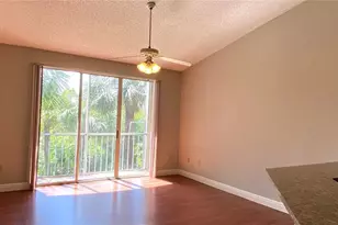 1043 Normandy Trace Rd, Tampa, FL 33602 - Photo 5