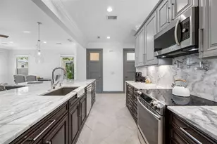 237 7th Ave N, Saint Petersburg, FL 33701 - Photo 7