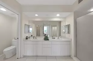 1200 Country Club Dr, Largo, FL 33771 - Photo 13