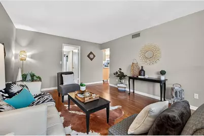 4880 Locust Street NE #330, Saint Petersburg, FL 33703 - Photo 5