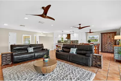 4624 Bay Crest Drive, Tampa, FL 33615 - Photo 11