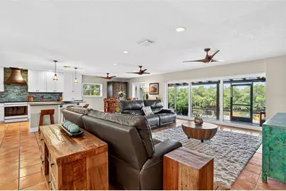 4624 Bay Crest Drive, Tampa, FL 33615 - Photo 9