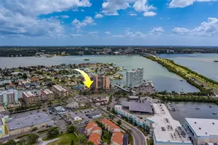 51 Island Way, Clearwater Beach, FL 33767 - Photo 17