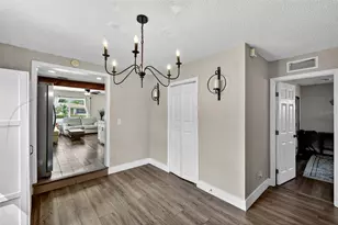 1324 40th St S, Saint Petersburg, FL 33711 - Photo 11