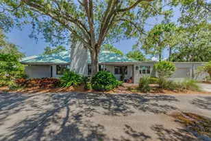 10425 Longwood Dr, Seminole, FL 33777 - Photo 1