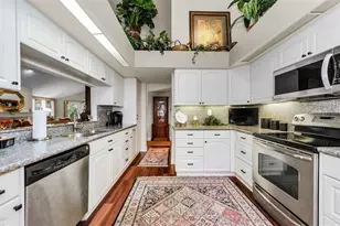 10425 Longwood Dr, Seminole, FL 33777 - Photo 3