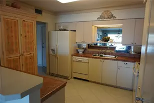 3753 46th Ave S, Saint Petersburg, FL 33711 - Photo 5