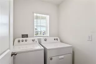 37209 Kings Crown Dr, Zephyrhills, FL 33541 - Photo 29