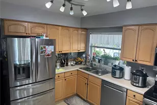 5102 Crestmore Ct, Tampa, FL 33624 - Photo 11