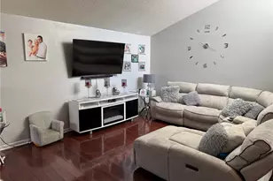 5102 Crestmore Ct, Tampa, FL 33624 - Photo 7