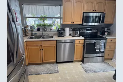 5102 Crestmore Court, Tampa, FL 33624 - Photo 9