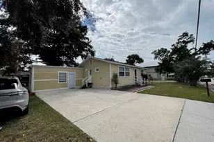 901 Woodlawn St, Clearwater, FL 33756 - Photo 3